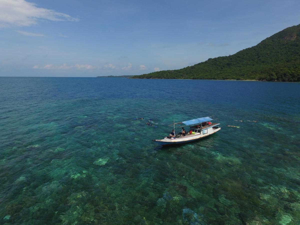Ayu Hotel Karimunjawa Zewnętrze zdjęcie
